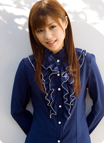 瑠川莉娜