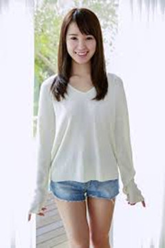 可愛虎牙F罩杯望月萌奈 雜誌模特兒害羞AV初體驗