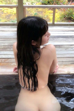 AV女優泡湯水好透明太撩人!大家直呼見到天堂
