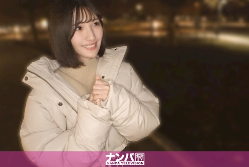 太可愛了，簡直要命！！！被男友劈腿甩掉的心碎女孩被搭訕！在海邊一臉哭喪、失落地慢慢走著時被我們逮到！怎麼了？要不要聊聊？用這個策略成功把她帶到酒店w 長得可愛卻又超色！是被開發過了嗎？光是刺激乳頭就能高潮w 色氣過頭了！第一次潮吹時她一邊說著「為什麼？！欸？！等等！」一邊卻無法抗拒潮吹的快感，多次主動要求再來，結果地上都形成了一灘水w 真實搭訕，首次拍攝。2293